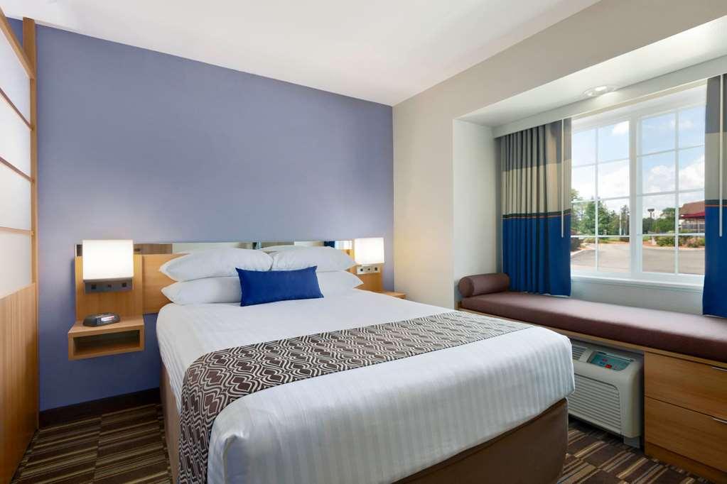 Microtel Inn Suites By Wyndham South Hill Oda fotoğraf
