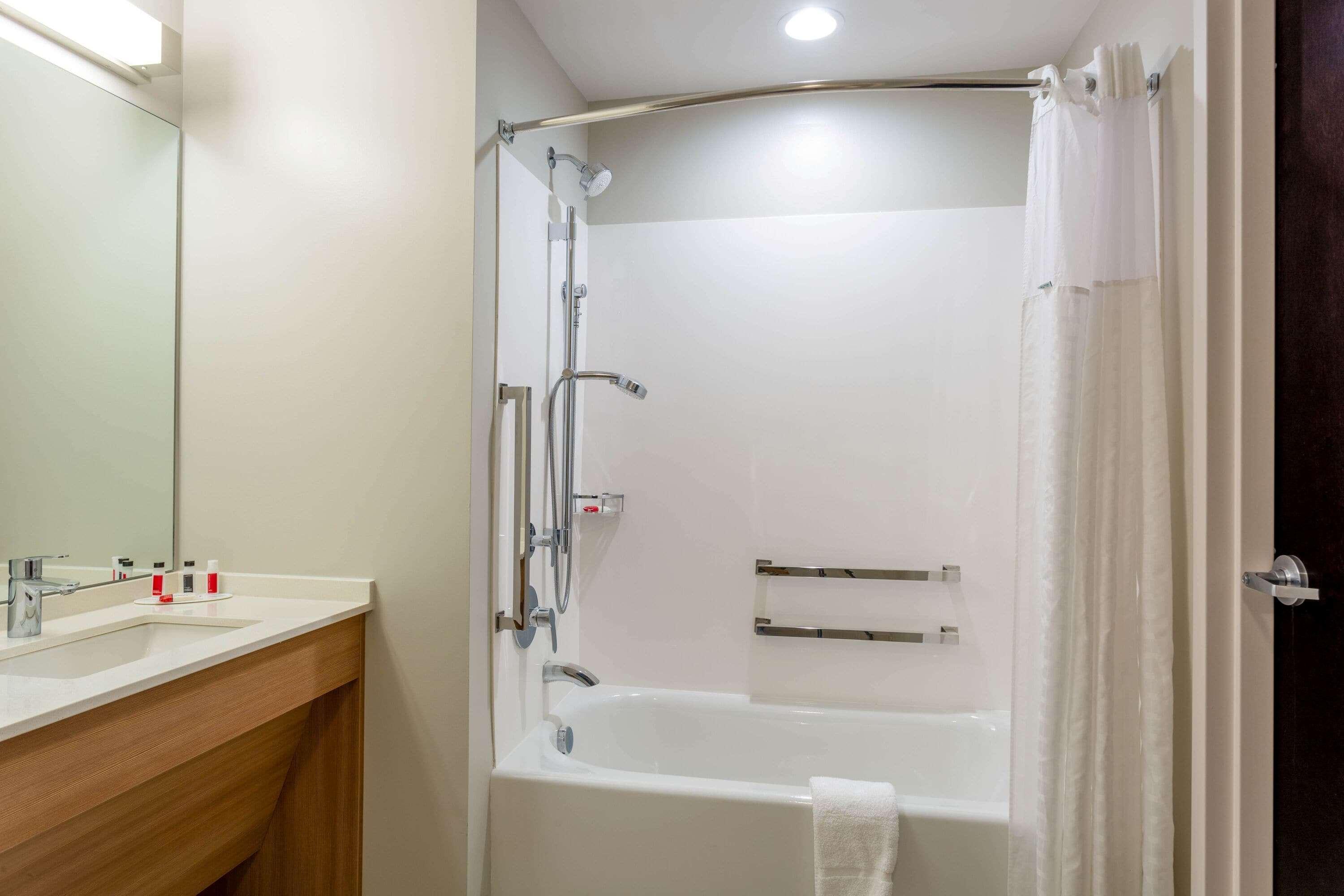 Microtel Inn Suites By Wyndham South Hill Dış mekan fotoğraf